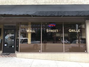 Calhoun Business: Wall Street Grille